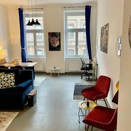 Klimatisierte Sehr Zentrale Wohnung-loftstyle- *