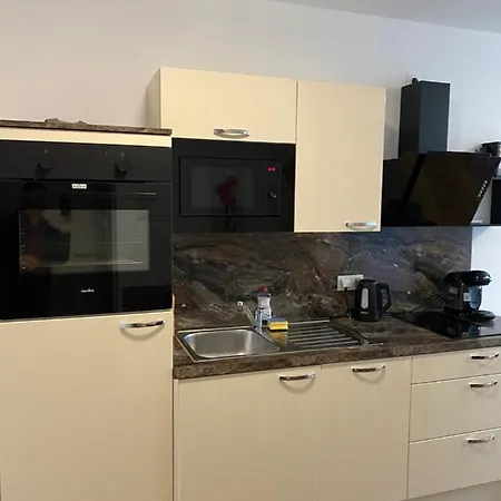 Modern With Balcony Near City Center Vienna