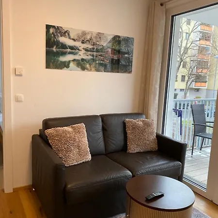 Apartment Modern With Balcony Near City Center