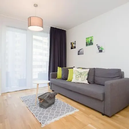 Premium With Balcony! Free Garage Parking Included! Apartment *