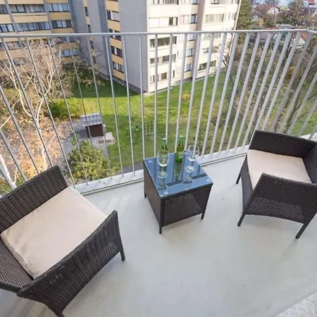 Apartment Premium With Balcony! Free Garage Parking Included!