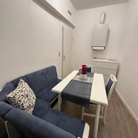 Appartement Cosy & Quiet In 17th District Vienne