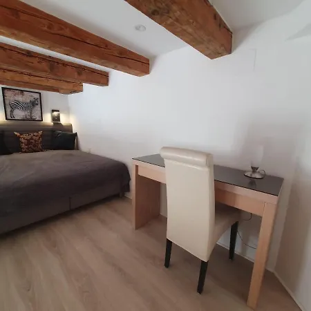 Apartamento Mezzanine De Grinzing *