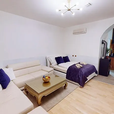 Apartment Wood *