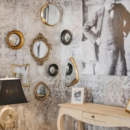Vivid City Gem - A Reminiscence Of Gustav Mahler Apartment *