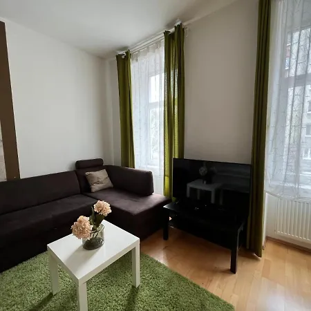 Cozy 2-room *