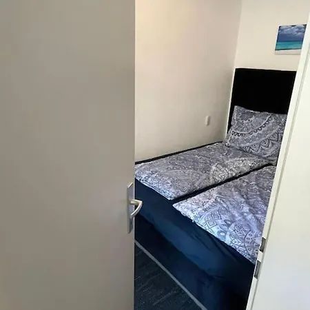 Klimatisierte Sehr Zentrale Wohnung-loftstyle- *