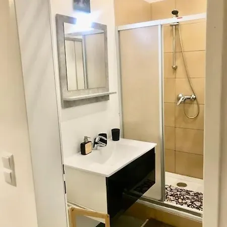 Klimatisierte Sehr Zentrale Wohnung-loftstyle- Apartment *
