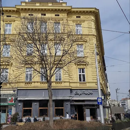 Klimatisierte Sehr Zentrale Wohnung-loftstyle- *