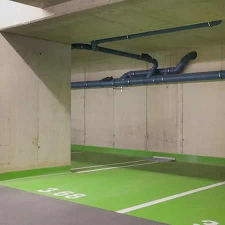 Apartment Premium With Balcony! Free Garage Parking Included! Vienna