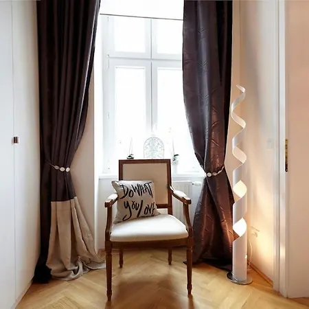 Modern Viennese Mid-century Apartment Vienna