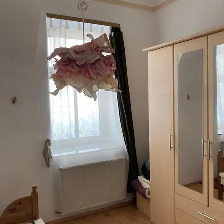 Apartment Geraumige, Funktionale, Schlichtere, Preiswerte Vienna