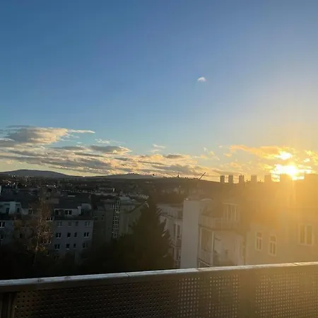 Rooftop Terrace- Panoramablick Ueber Apartment