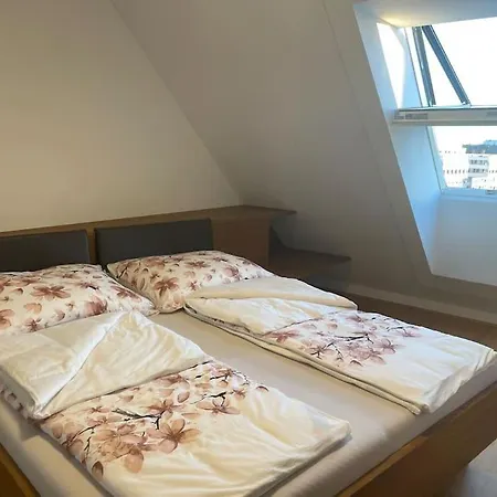 Apartment Rooftop Terrace- Panoramablick Ueber