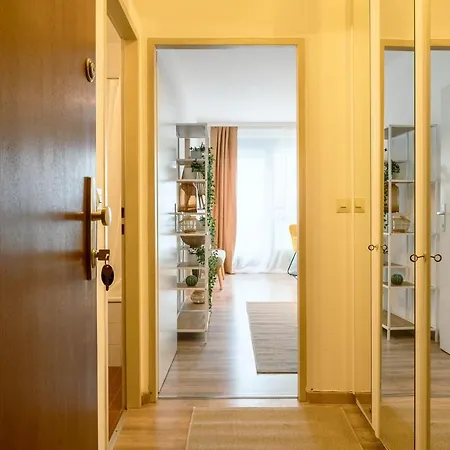 King Bed Home, Next To Akh Michelbeuern Vienna