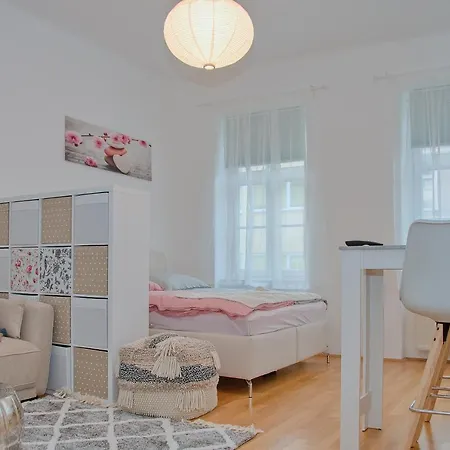 White Lotus Apartman Bécs