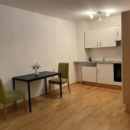 Modern And Comfortable Next To Mainstation *
