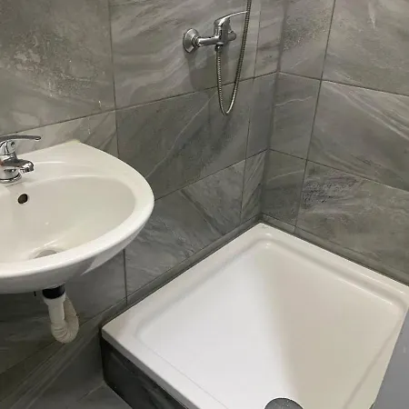 Apartment Budget -meidling Train Station & Schoenbrunn Vienna