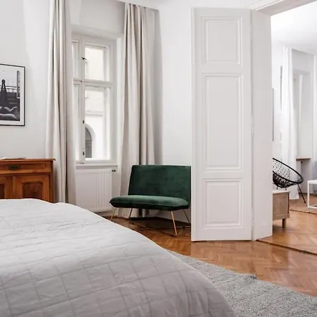 Edelhof Design *