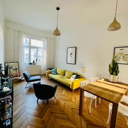 Altbauschatz Am Alsergrund, Naehe Innere Stadt * Vienna