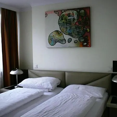Attaché Hotel
