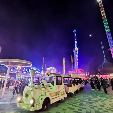 The White - Great Ferris Wheel Apartment