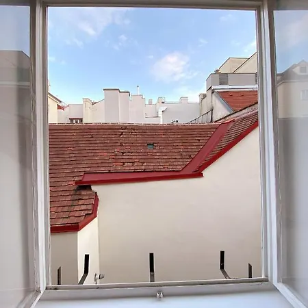 High In At Stephansplatz Vienne