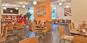 Hotel Meininger Hauptbahnhof 3*