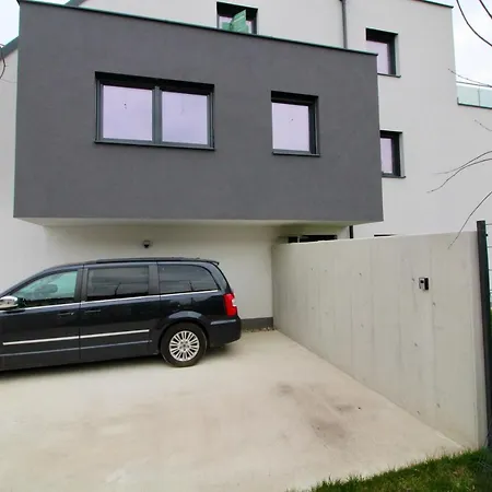 شقة Modern Balcony With Free Parking