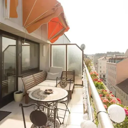Christmas Market Rooftop Dollhouse 4 Couple Apartment *