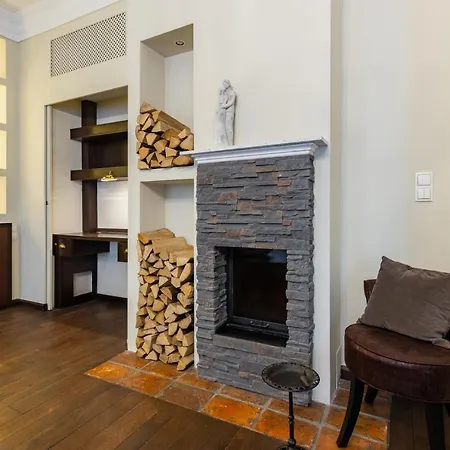 Luxury 2-bedroom 15 Min Away From Schonbrunn Castle Vienna