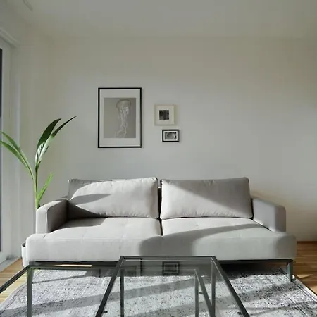 Apartment With Terrace Near Metro Station And