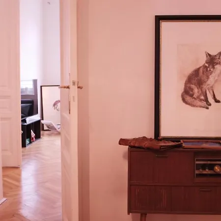 Altbauschatz Am Alsergrund, Naehe Innere Stadt Apartment