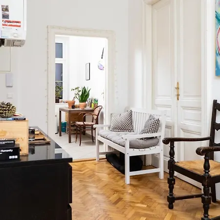 Altbauschatz Am Alsergrund, Naehe Innere Stadt * Vienna