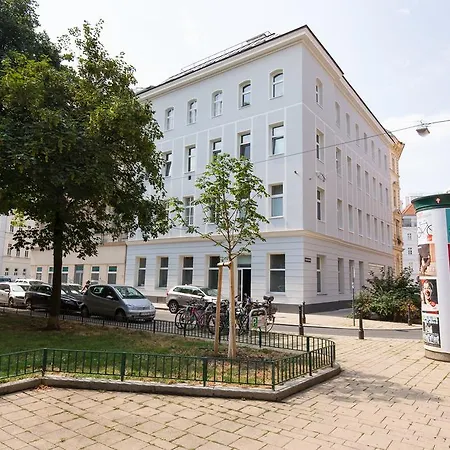 Wunderschone Altbauwohnung Von 1900 *
