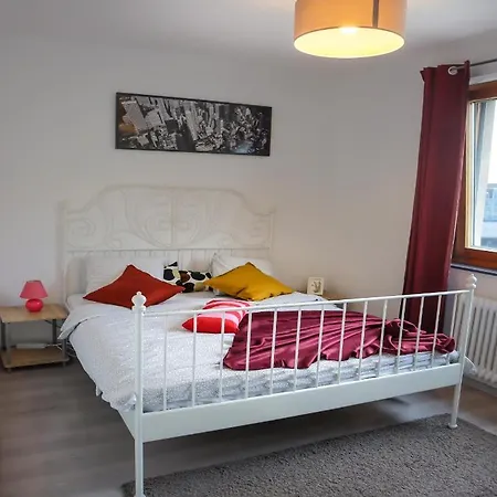 Nr 1 With 2 Balconies 3 Bedrooms Near Main Train Station Apartment *