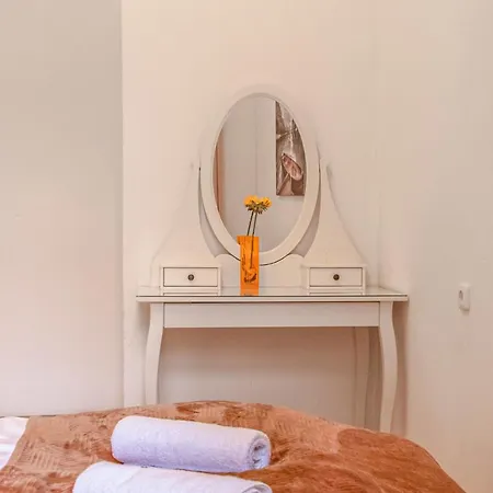 Apartment Beautiful 1br & 1lr - Perfect For Longstays