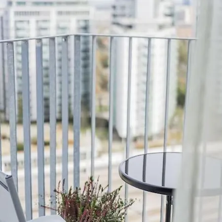 Sky Mit Balkon * Wiedeń