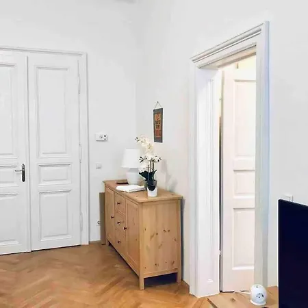 Luxury New Center -2. Vídeň