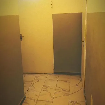 Private Near Center 1 Apartment *
