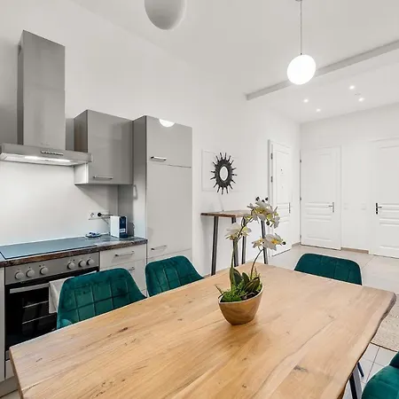Apartment Chic Residences #suite 7 *