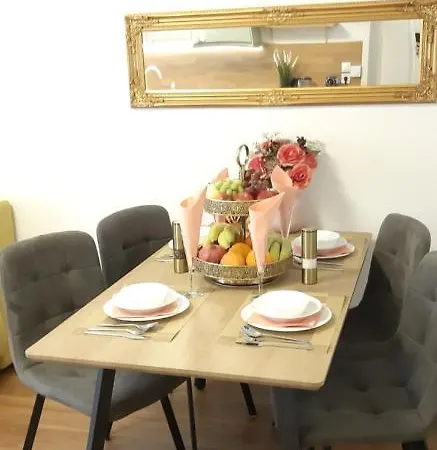 Apartment Royal Delux-klima,balcon,lift,near Schoenbrunn