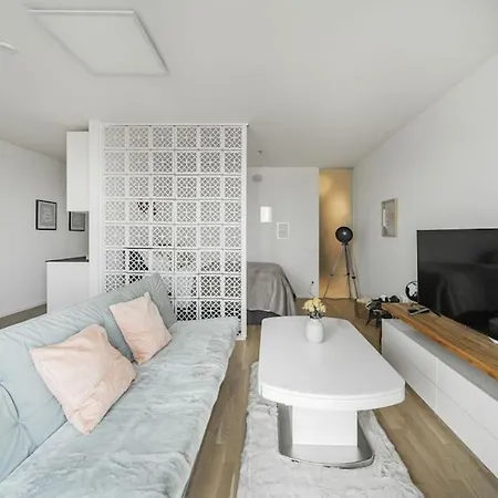 Sky Mit Balkon Wiedeń