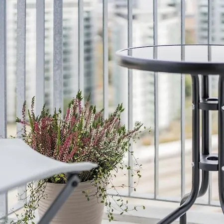 Sky Mit Balkon Apartament *