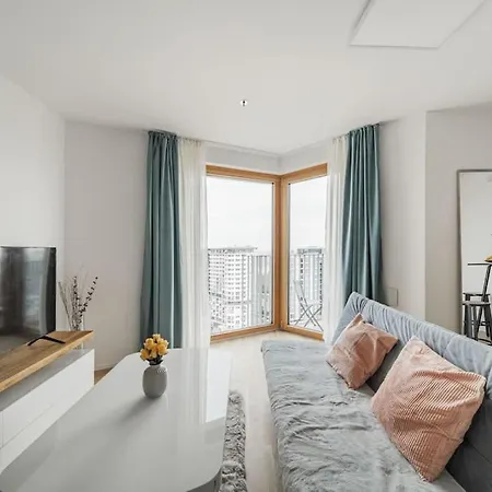 Sky Mit Balkon Apartament *