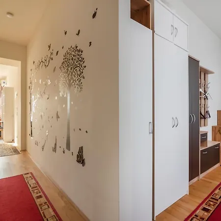 An Der Donau, 10 Minuten Ins Zentrum, Klimaanlage Apartment *