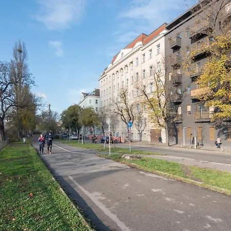An Der Donau, 10 Minuten Ins Zentrum, Klimaanlage Apartment