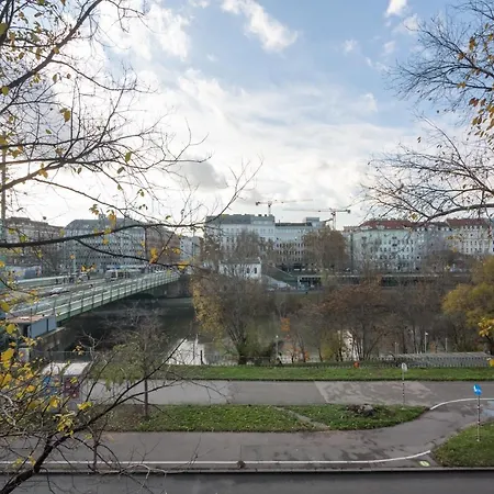 An Der Donau, 10 Minuten Ins Zentrum, Klimaanlage Apartment *