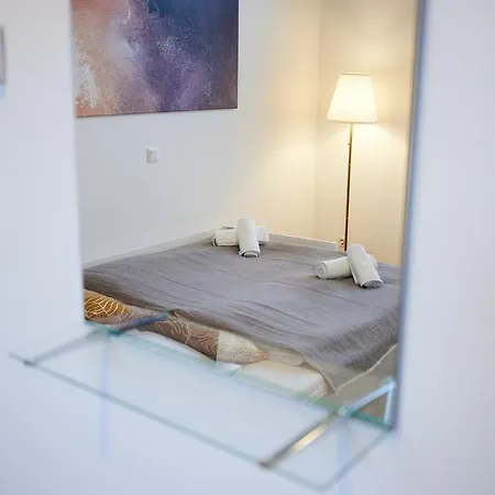 Apartment Close To Metro Iii