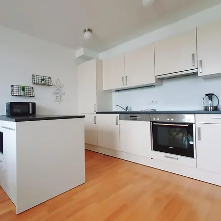 Near Lake Two Bedroom Duplex * Vienna